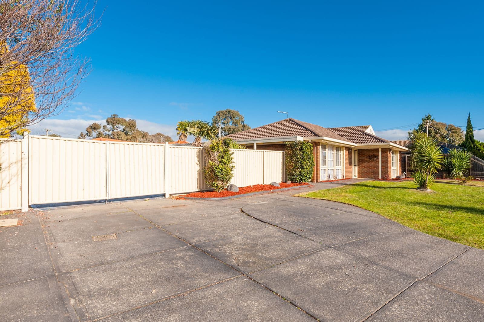 17 Axminster Drive, Craigieburn VIC 3064, Craigieburn - Thumbnail 3