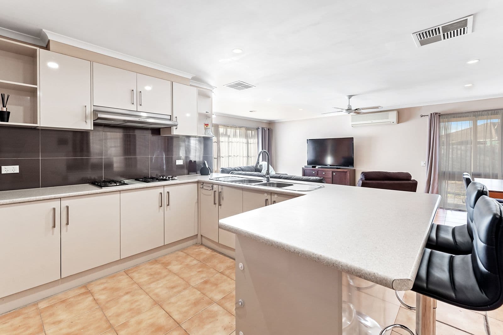 17 Axminster Drive, Craigieburn VIC 3064, Craigieburn - Thumbnail 8