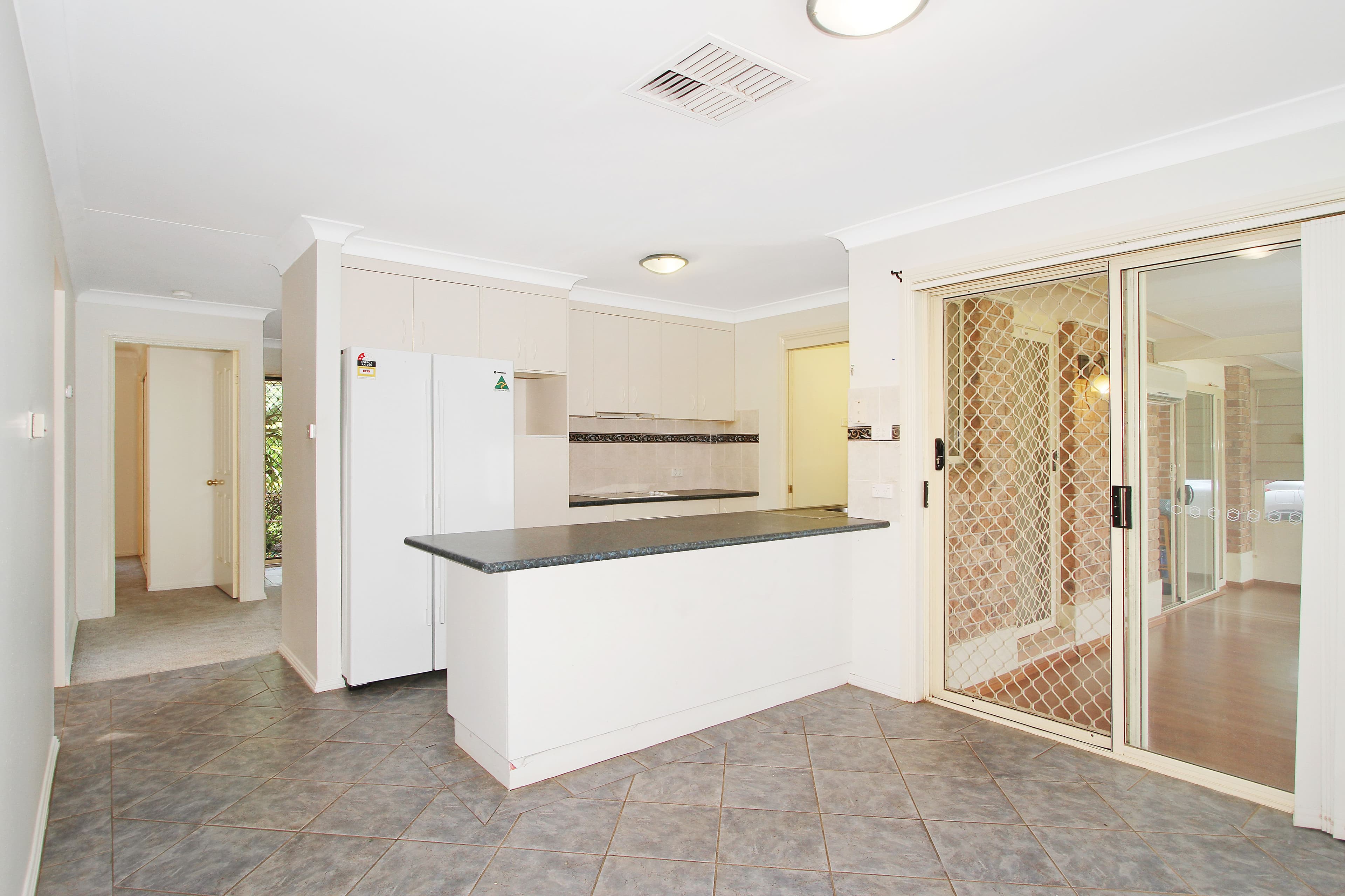 8 Giles Place, Tamworth NSW 2340, Tamworth - Thumbnail 3