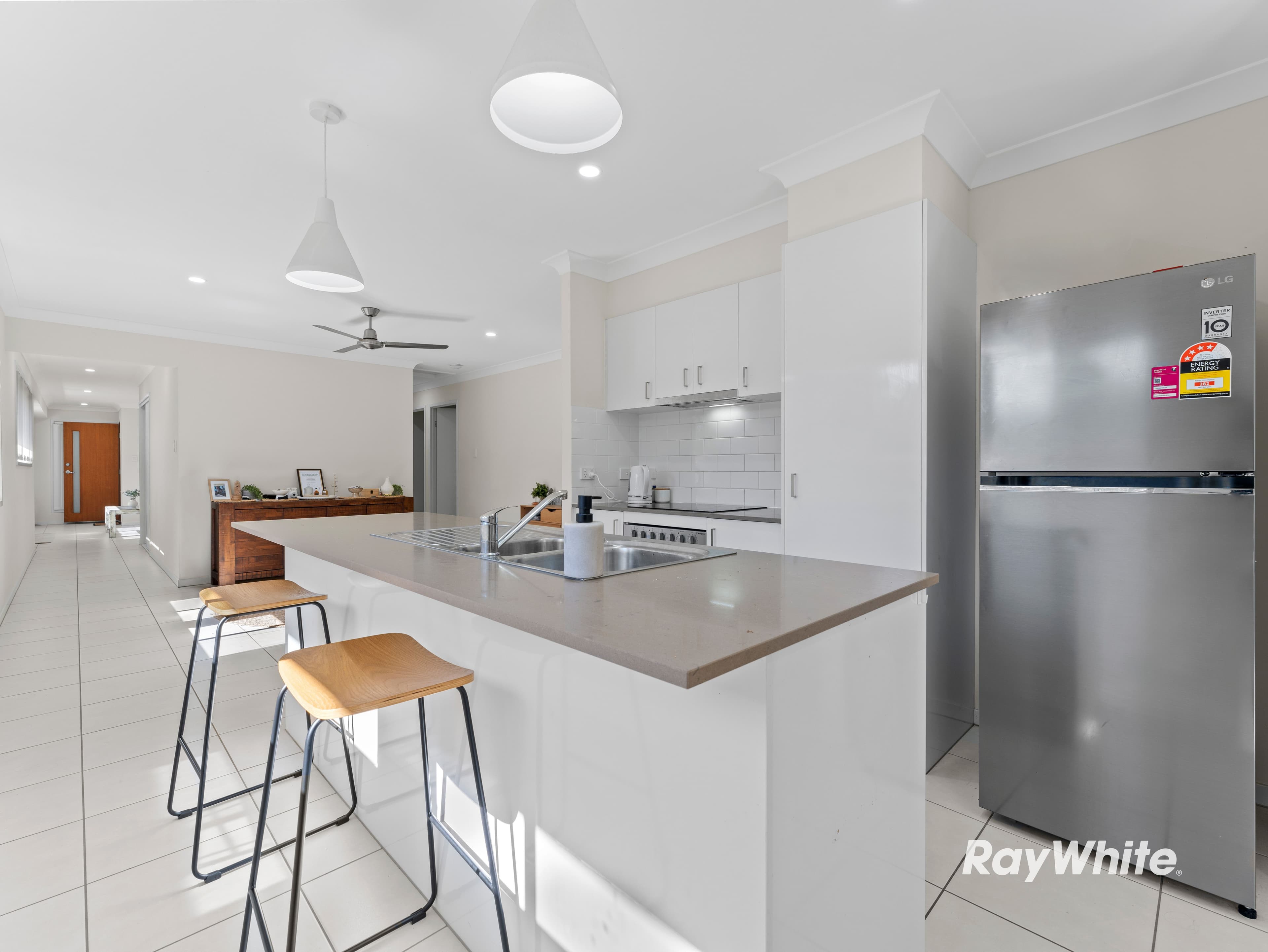 7 Angus Court, Park Ridge QLD 4125, Park Ridge - Thumbnail 2