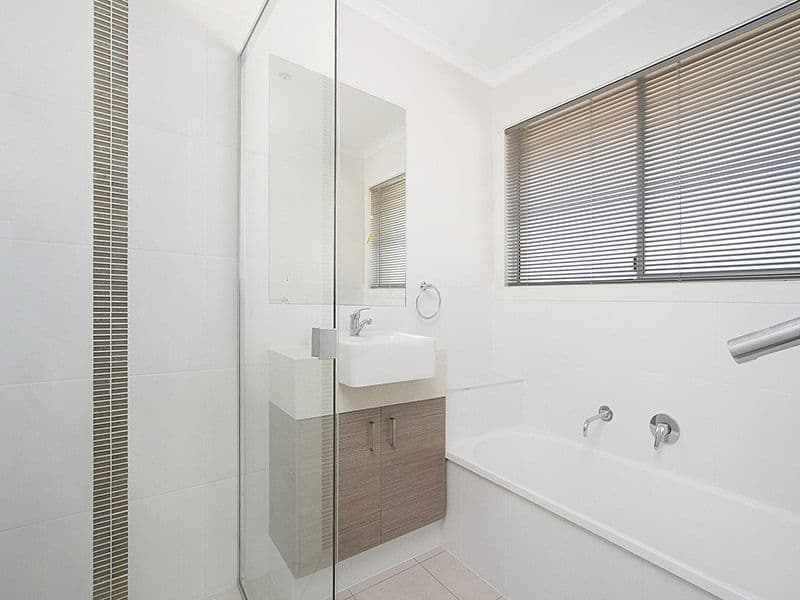11 Tanah Merah Avenue, TANAH MERAH QLD 4128, Tanah Merah - Thumbnail 6