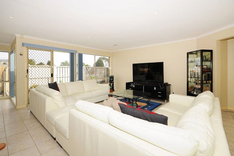 1 Lansell Court, Carrum Downs VIC 3201, Carrum Downs - Thumbnail 2
