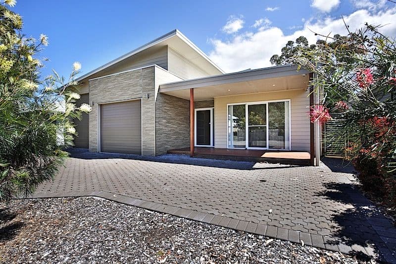 8 Hazelwood Rise, Callala Beach - Image 1