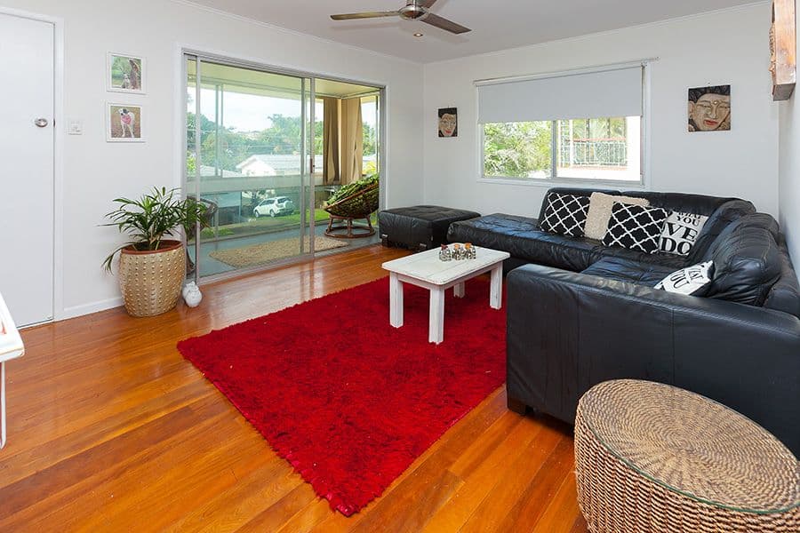 70 Valentia Street, Mansfield QLD 4122, Mansfield - Thumbnail 2