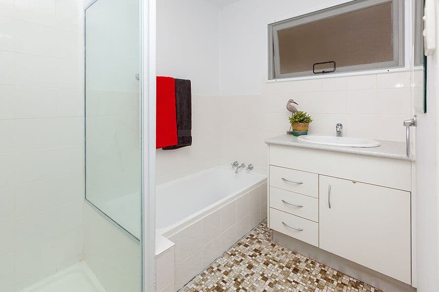 70 Valentia Street, Mansfield QLD 4122, Mansfield - Thumbnail 8