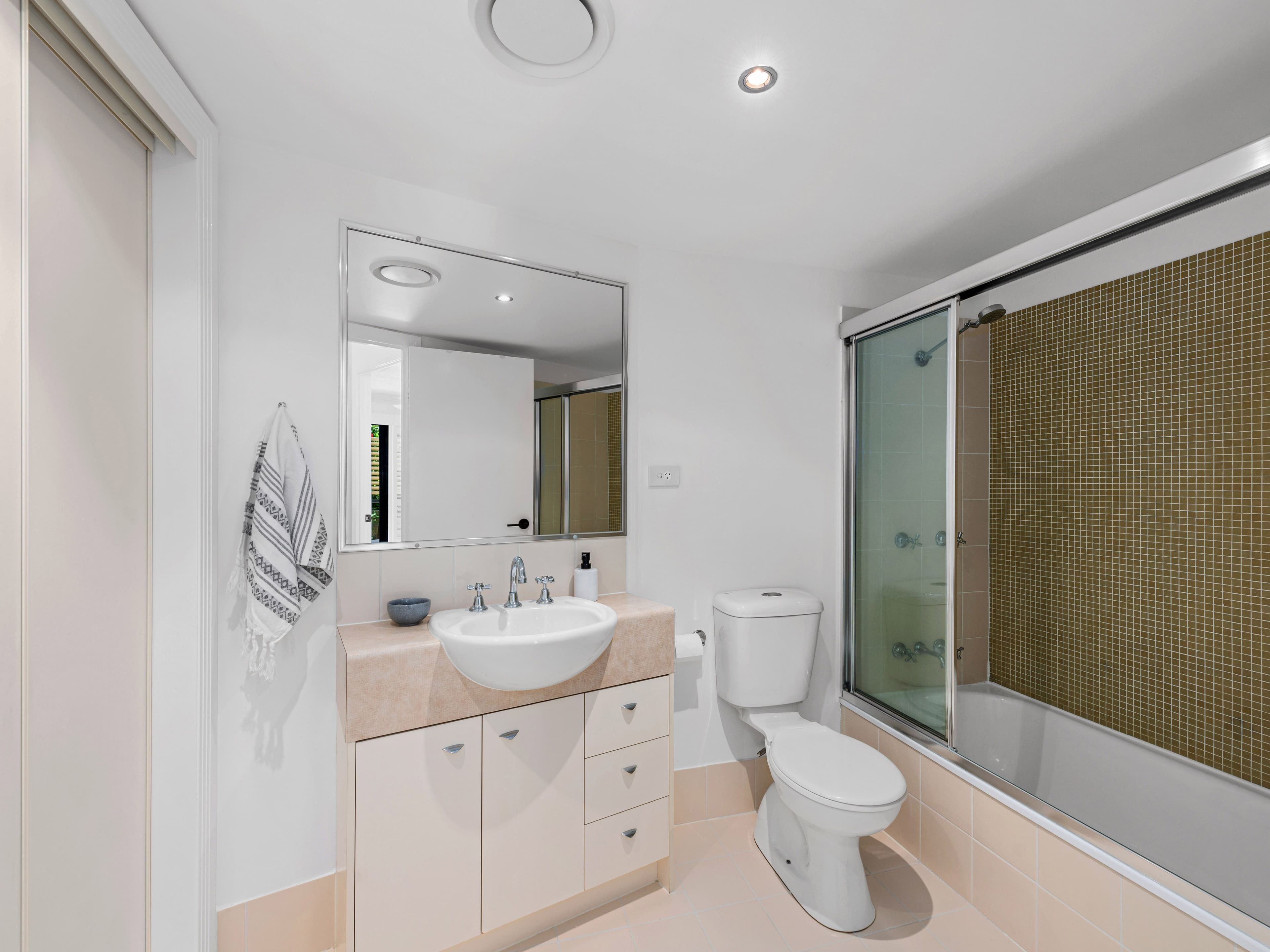 11 Grosvenor Road, Indooroopilly QLD 4068, Indooroopilly - Thumbnail 7