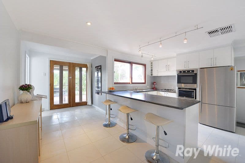 11 Sheldon Avenue, MOOROOLBARK VIC 3138, Mooroolbark - Thumbnail 3