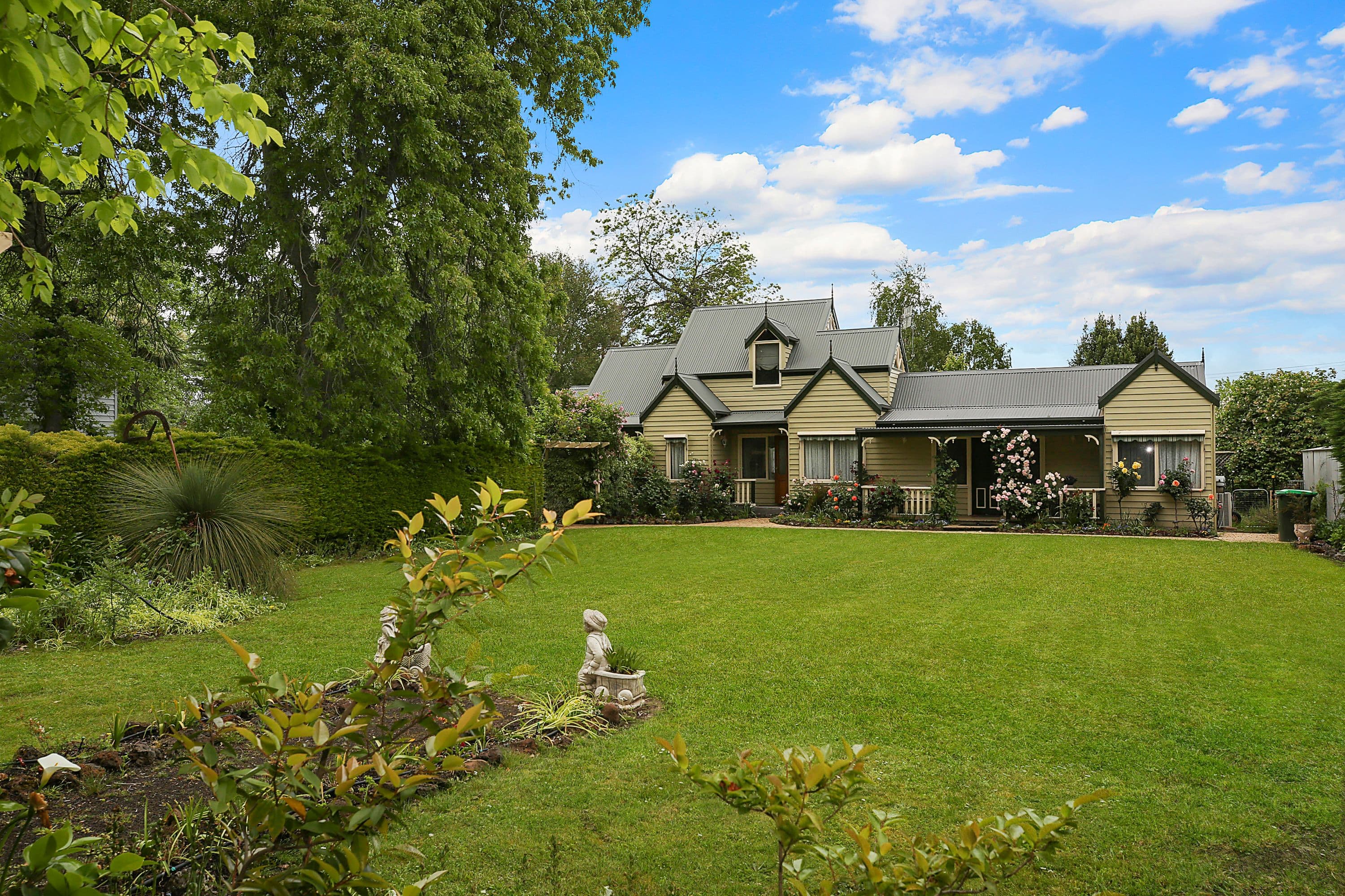 35 Parrott Street, Cobden VIC 3266, Cobden - Image 1