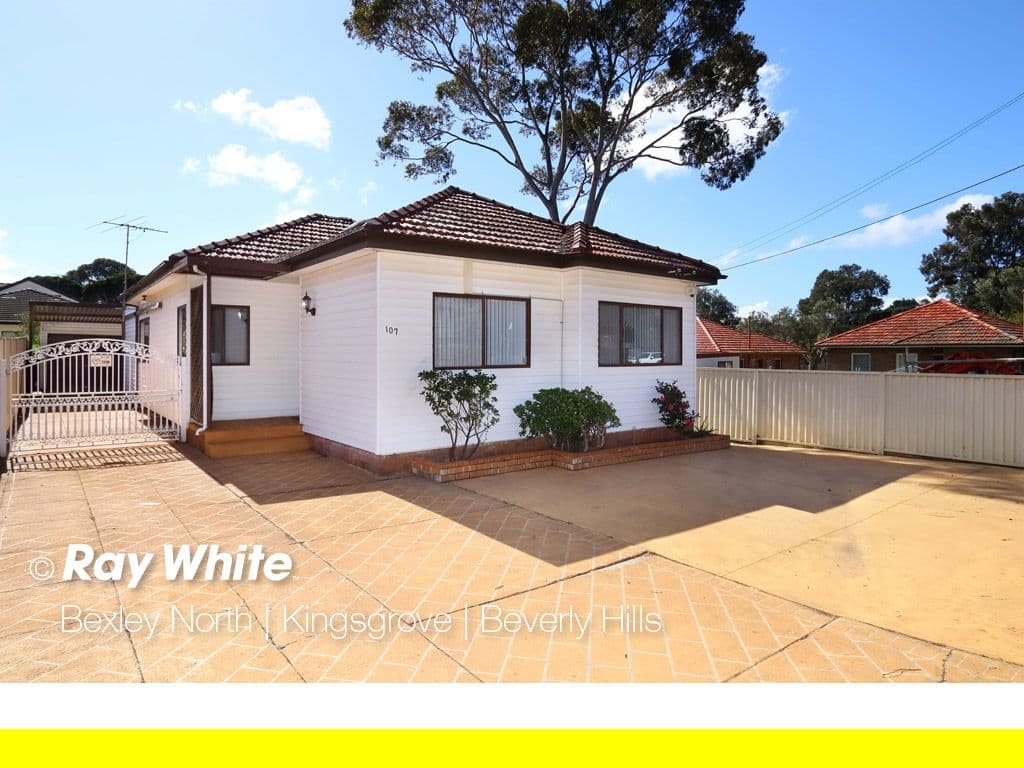 107 Moorefields Road, Roselands - Image 1