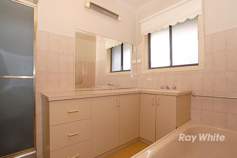 32 Lawrence Crescent, NOBLE PARK VIC 3174, Noble Park North - Thumbnail 7