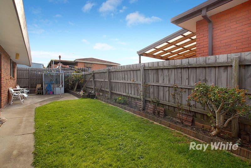 32 Lawrence Crescent, NOBLE PARK VIC 3174, Noble Park North - Thumbnail 8