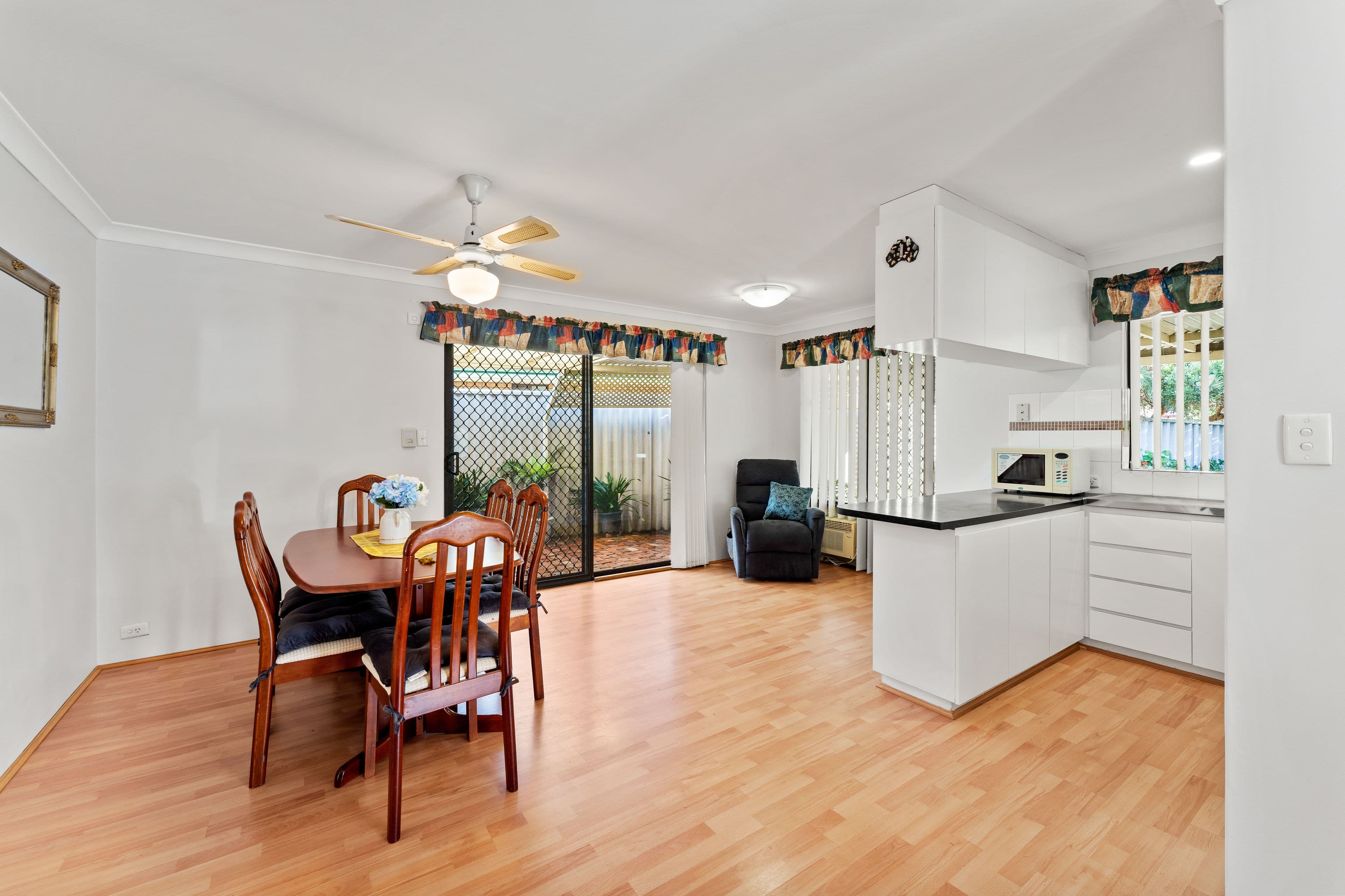 16 Murchison Road, Cooloongup WA 6168, Cooloongup - Thumbnail 4