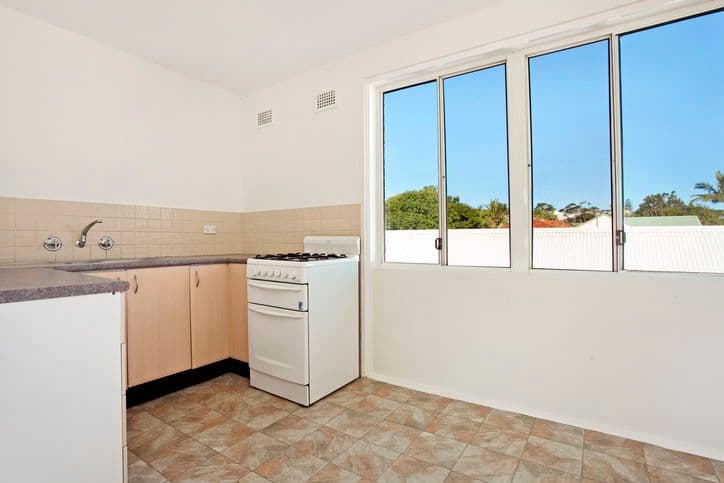 32 Wyuna Avenue, FRESHWATER NSW 2096, Freshwater - Thumbnail 2