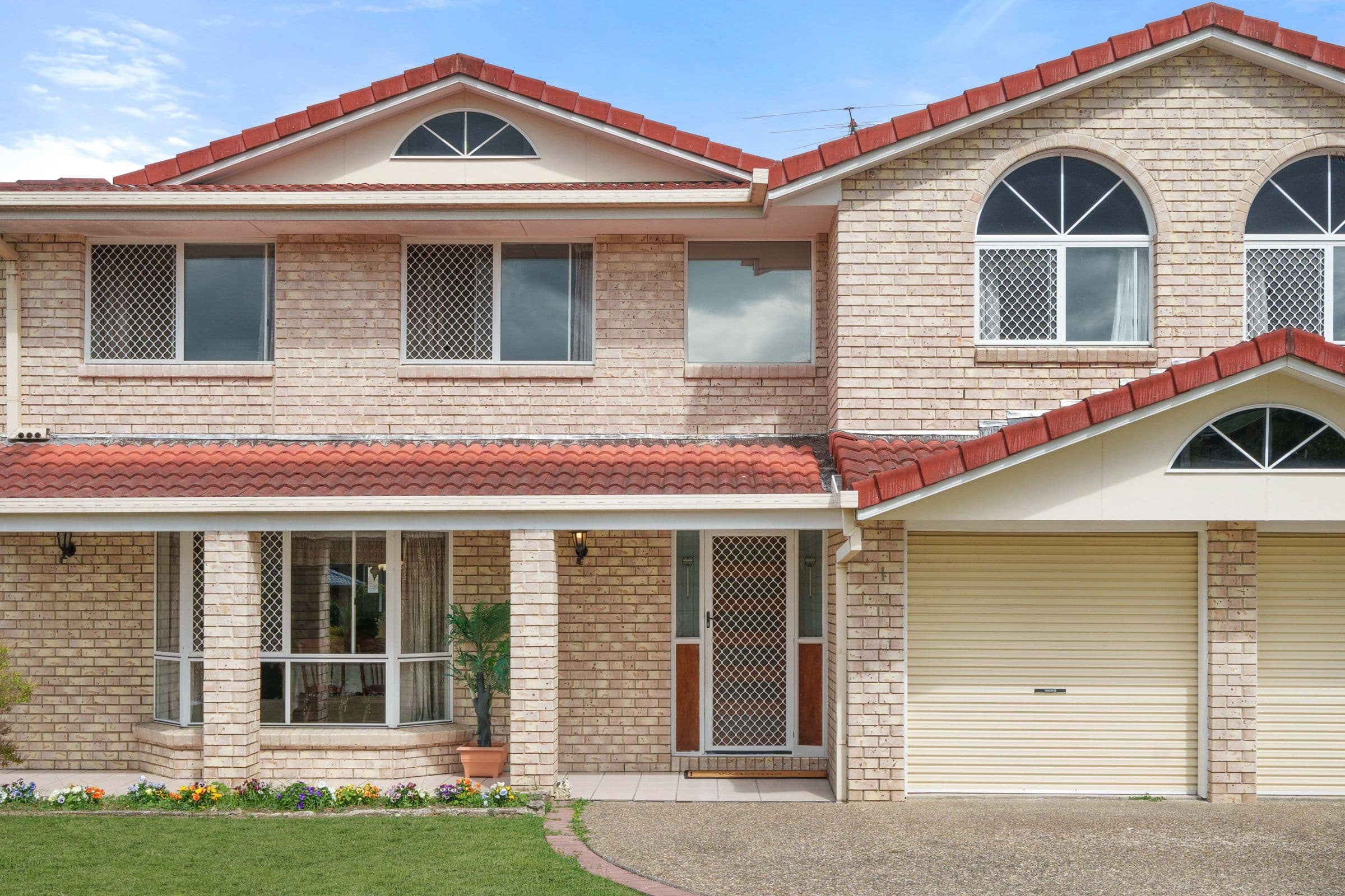 1 Delvin Court, Arana Hills QLD 4054, Arana Hills - Thumbnail 2