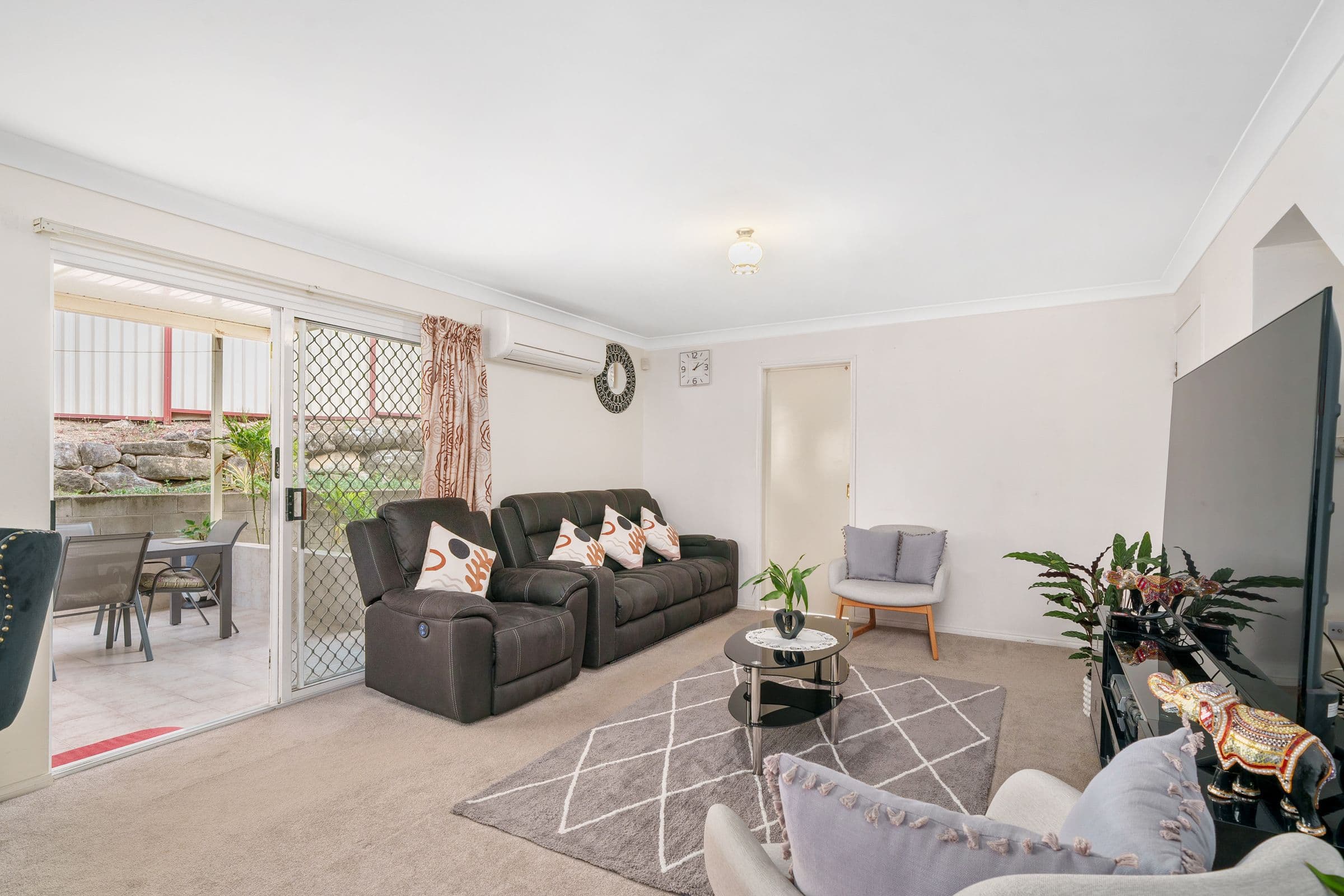 1 Delvin Court, Arana Hills QLD 4054, Arana Hills - Thumbnail 3