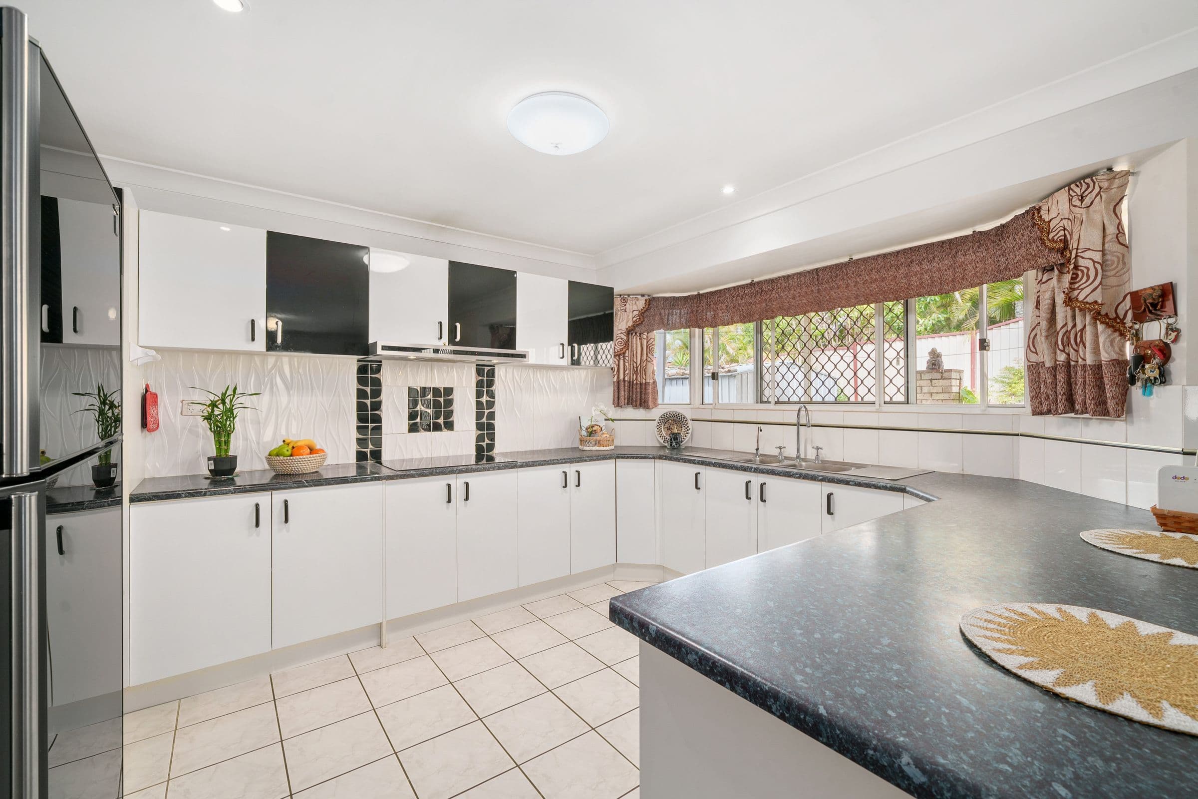 1 Delvin Court, Arana Hills QLD 4054, Arana Hills - Thumbnail 4