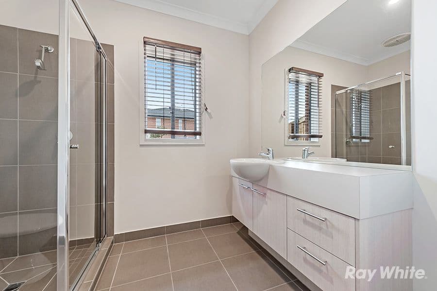 8 Arbourton Avenue, ROCKBANK VIC 3335, Rockbank - Thumbnail 7