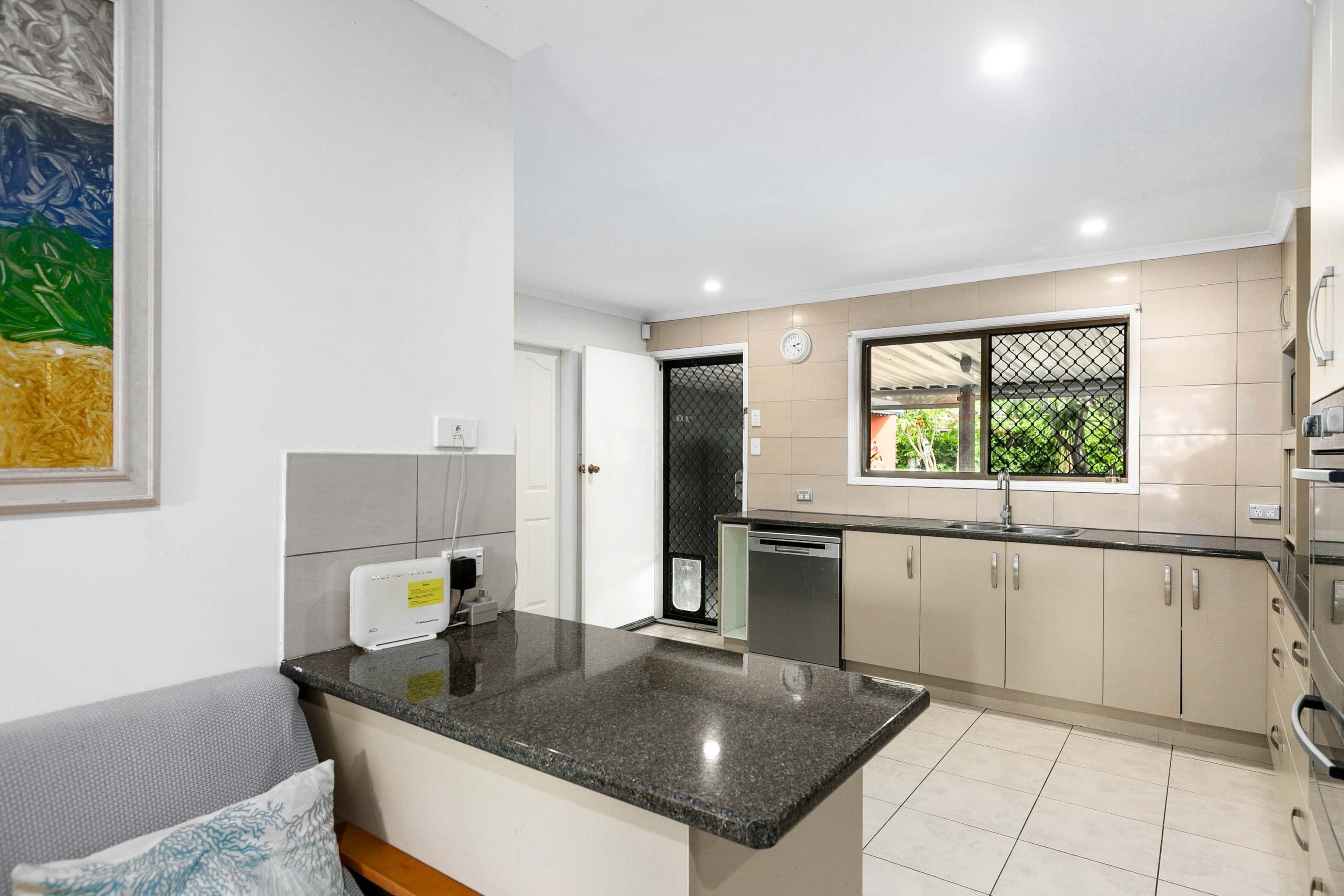 10 Gibbs Street, Urangan QLD 4655, Urangan - Thumbnail 8