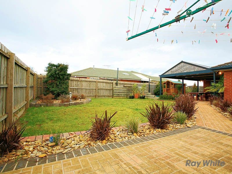 7 Jenny Court, CRANBOURNE NORTH VIC 3977, Cranbourne North - Thumbnail 4