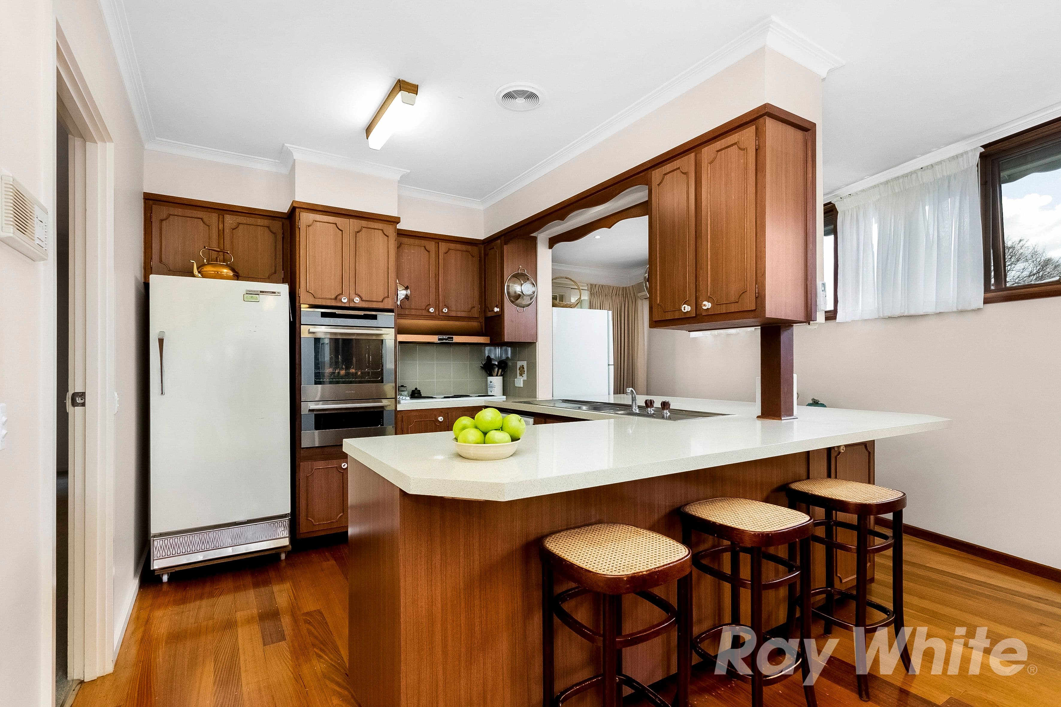 7 Kerrie Road, Glen Waverley VIC 3150, Glen Waverley - Thumbnail 2