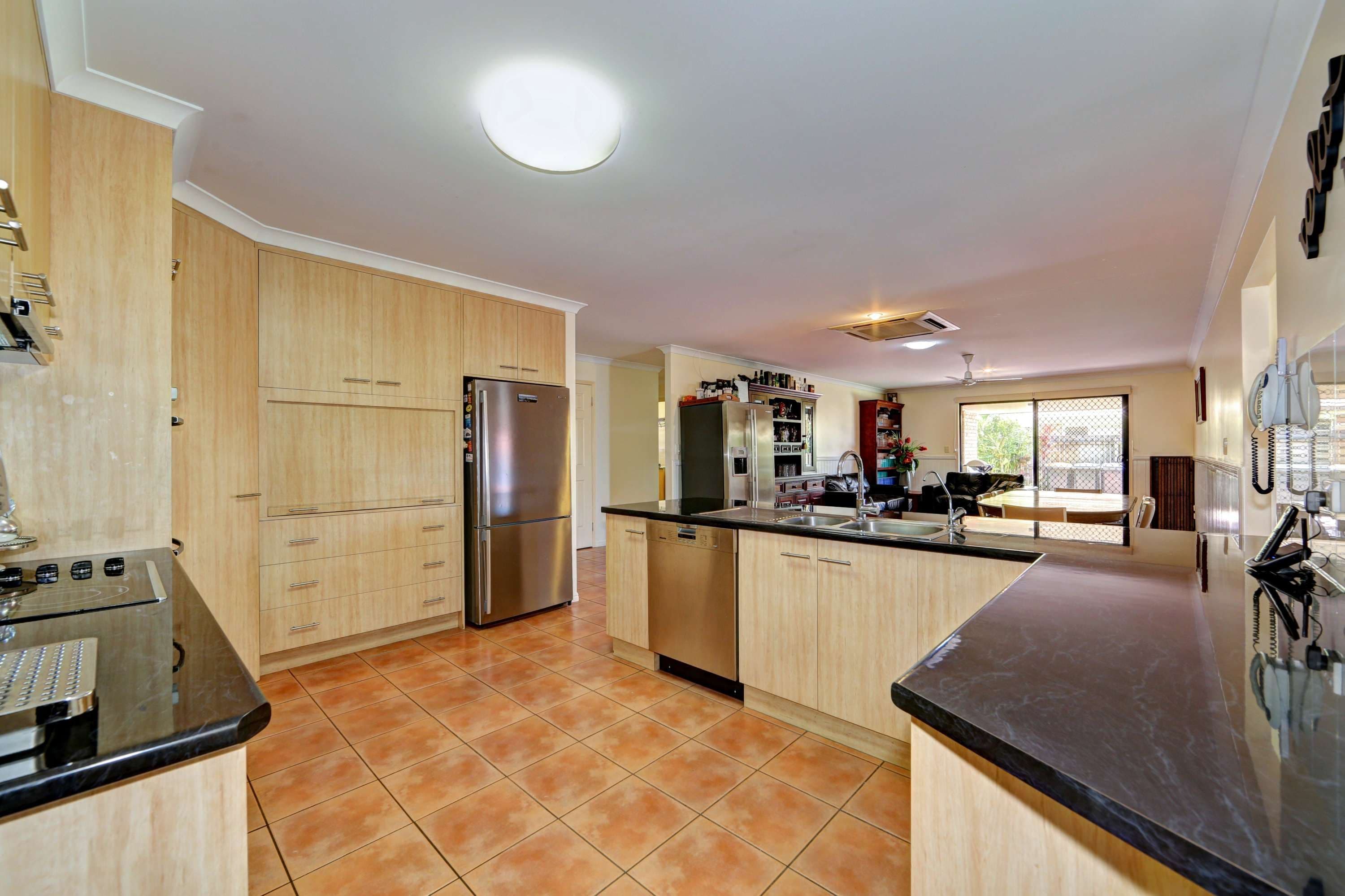 1 Hamilton Street, AVENELL HEIGHTS QLD 4670, Avenell Heights - Thumbnail 3