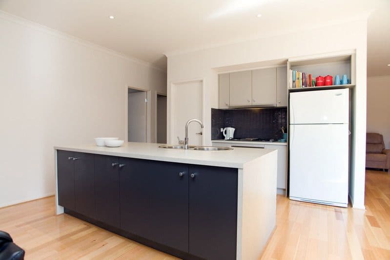 23 McKillop Avenue, EPPING VIC 3076, Epping - Thumbnail 2