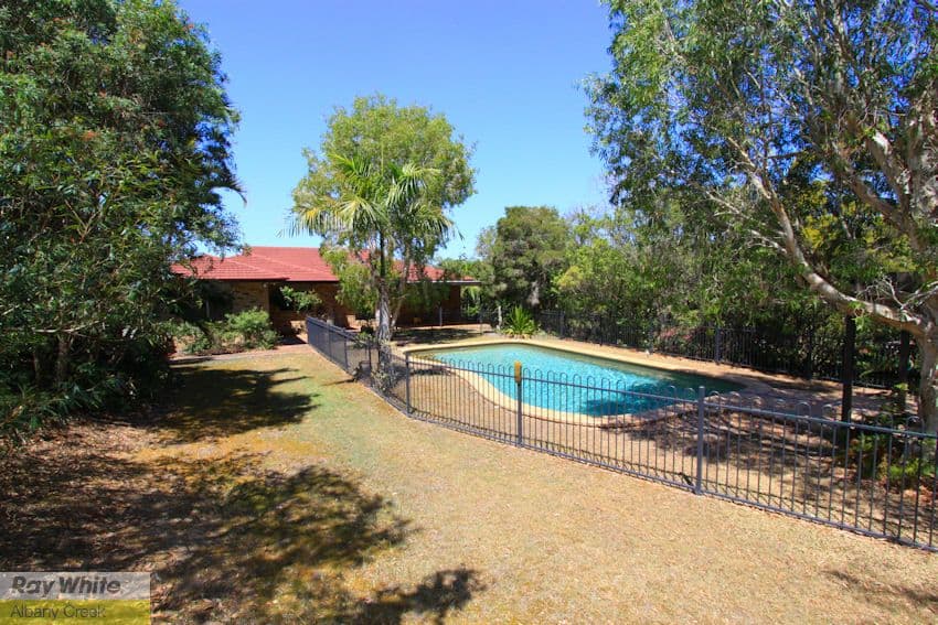 64 Allamanda Crescent, ALBANY CREEK QLD 4035, Albany Creek - Thumbnail 2