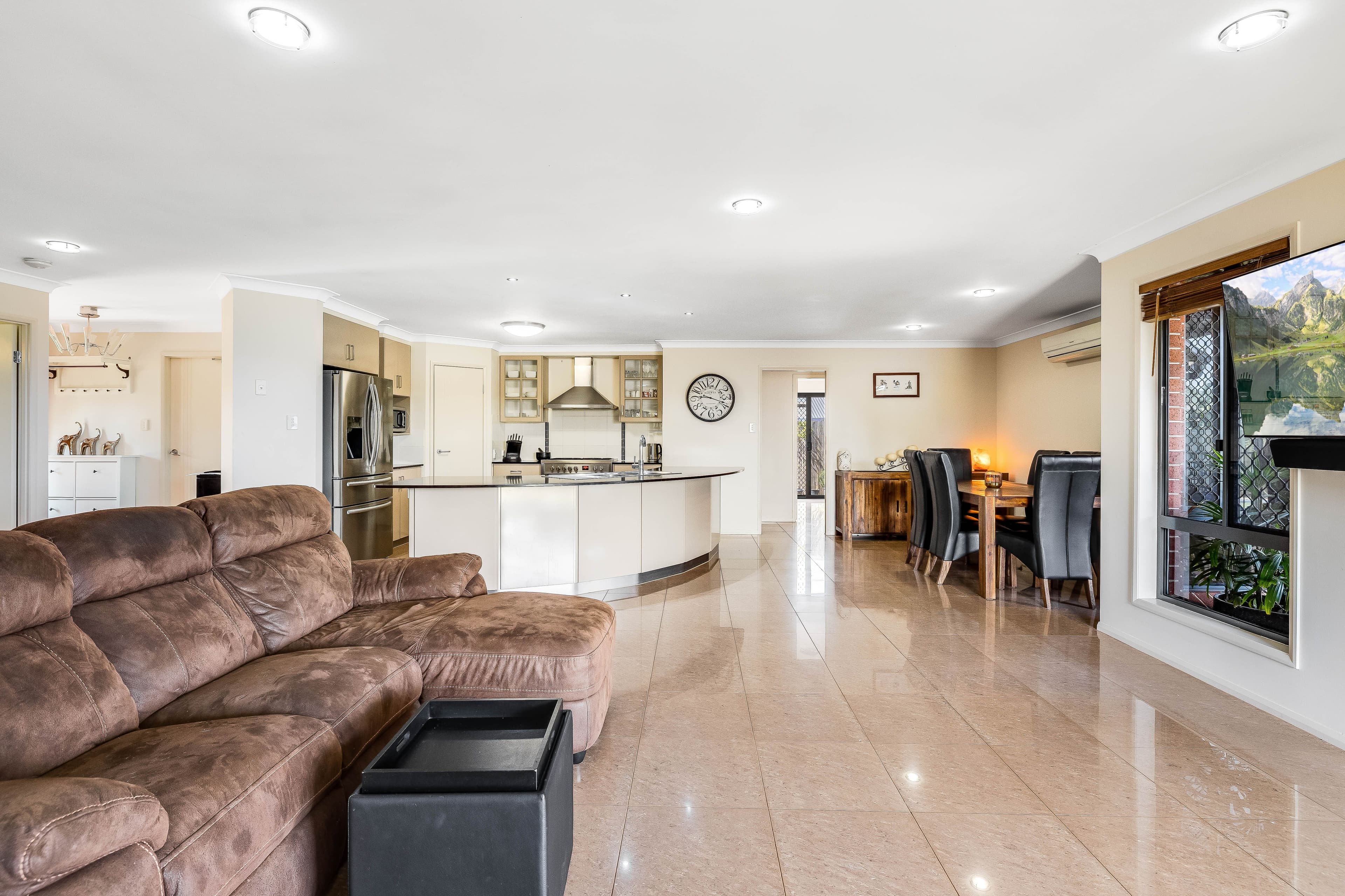 27 Wigan Avenue, Highfields QLD 4352, Highfields - Thumbnail 2