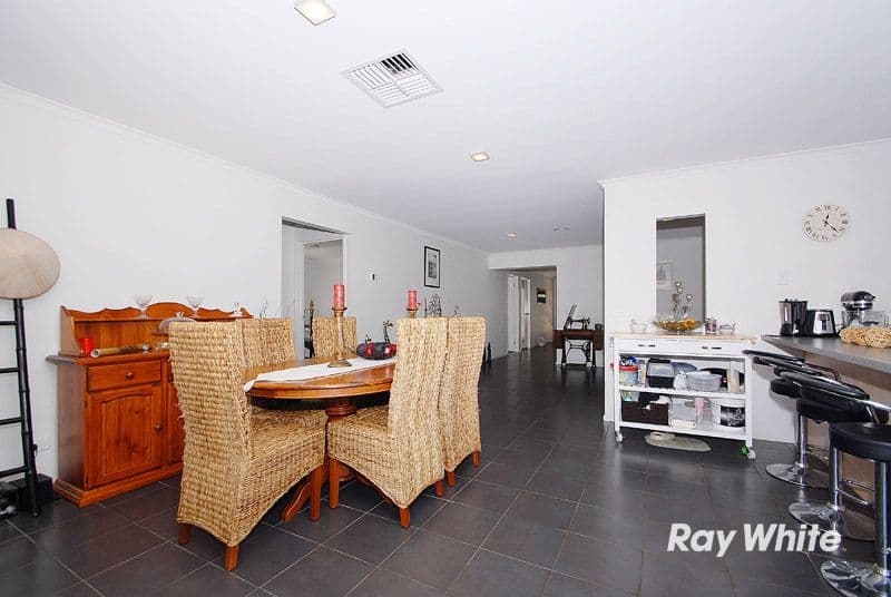 10 Weathertop Way, CRANBOURNE EAST VIC 3977, Cranbourne East - Thumbnail 7