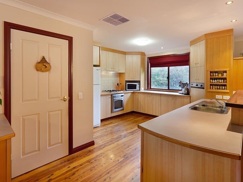 111  Hawkins Street, HOWLONG NSW 2643, Howlong - Thumbnail 4