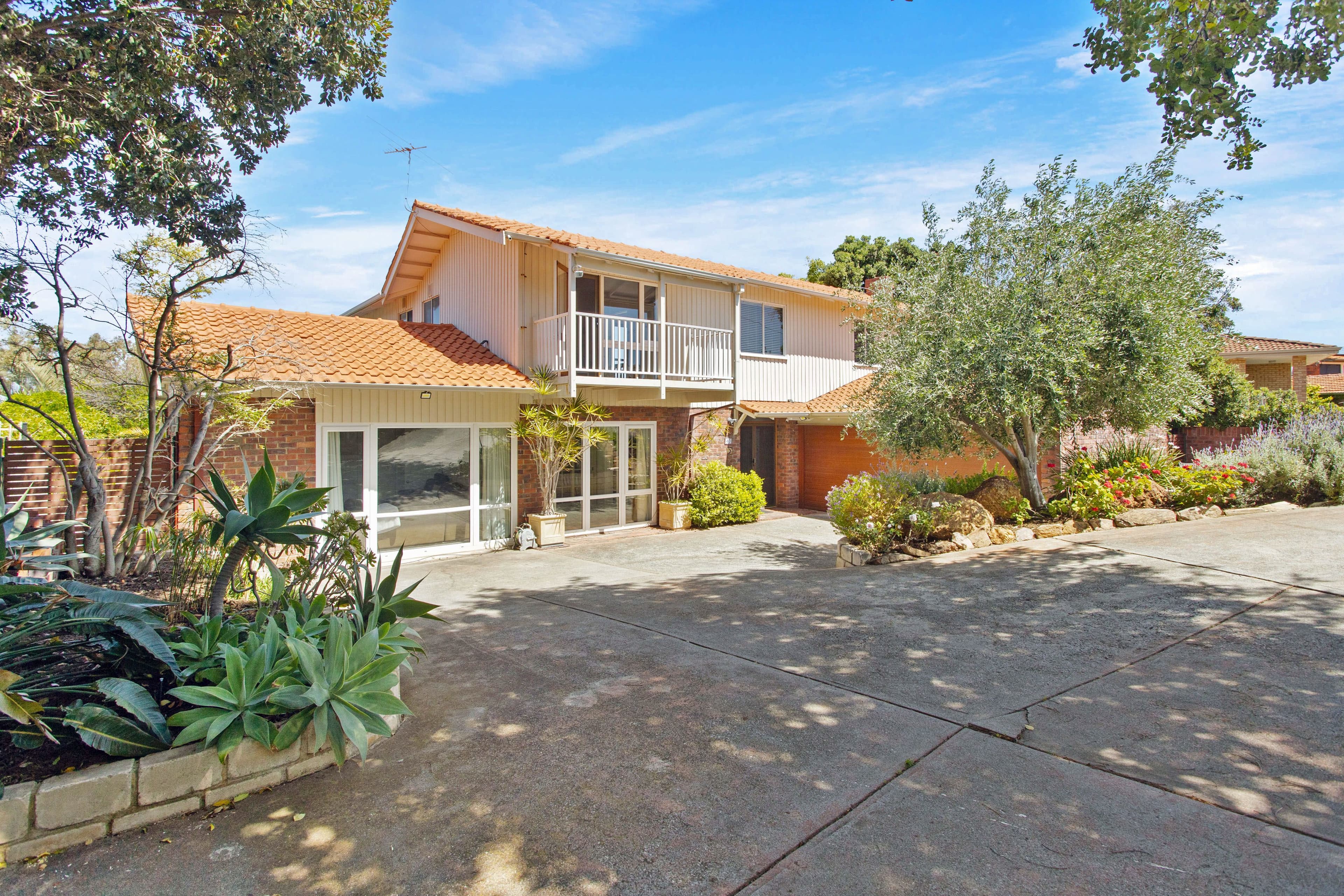 40 Porteous Road, Sorrento WA 6020, Sorrento - Thumbnail 2