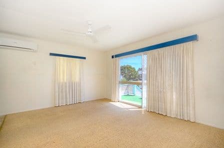 10 Sunbird Avenue, PARADISE POINT QLD 4216, Paradise Point - Thumbnail 3