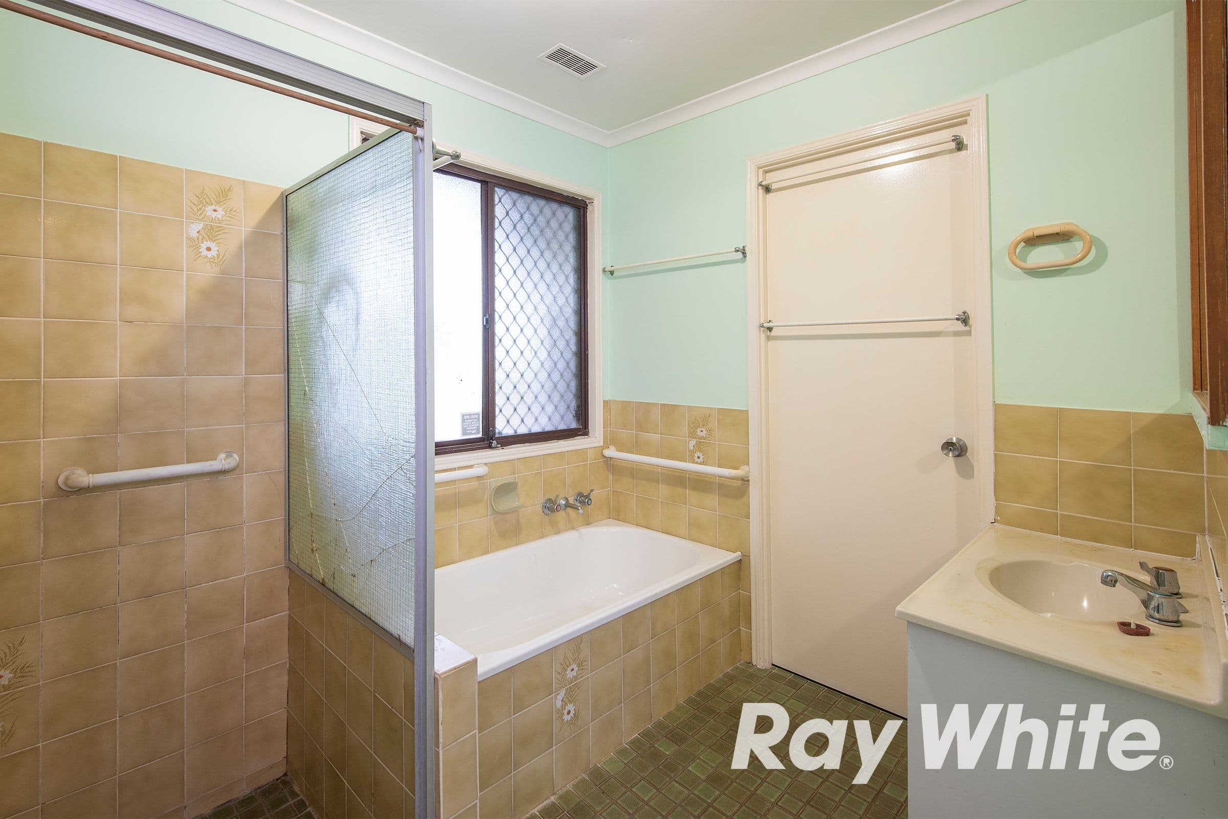 16 Overton Court, Crestmead QLD 4132, Crestmead - Thumbnail 8