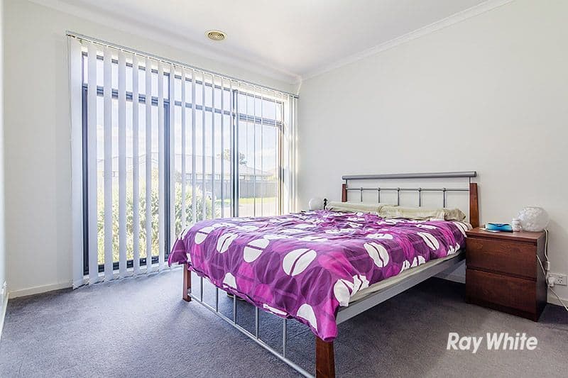 18 Cherry Blossom Chase, Pakenham VIC 3810, Pakenham - Thumbnail 2