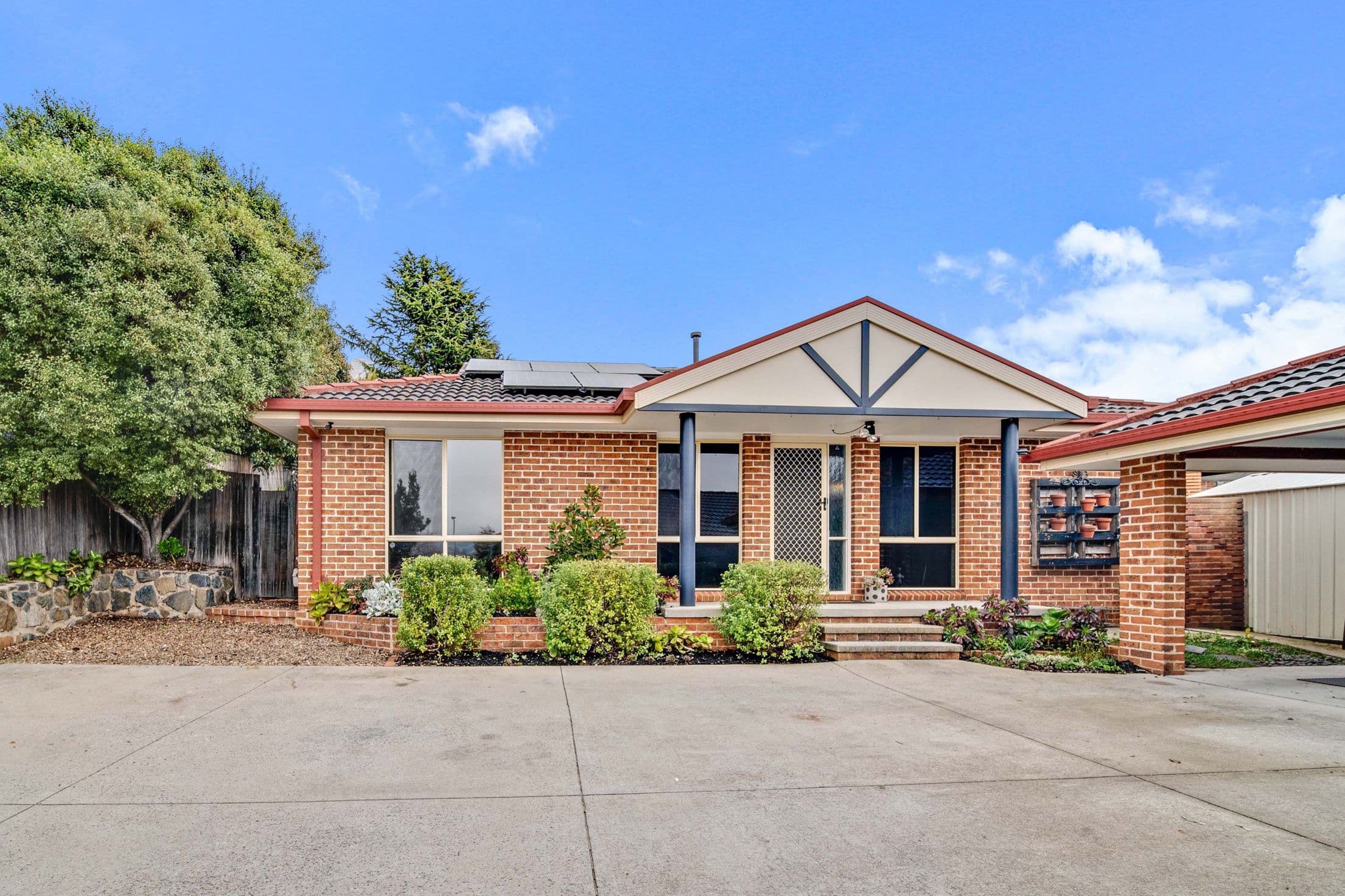 12B Hickenbotham Street, Gordon ACT 2906, Gordon - Image 1