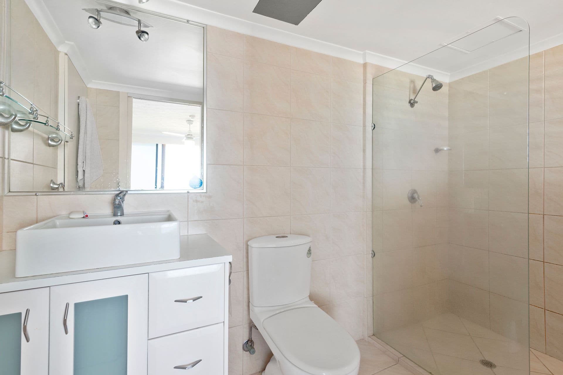337 Golden Four Drive, Tugun QLD 4224, Tugun - Thumbnail 8