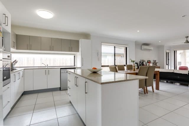 11 Pamphlett Street, Oxley QLD 4075, Oxley - Thumbnail 3