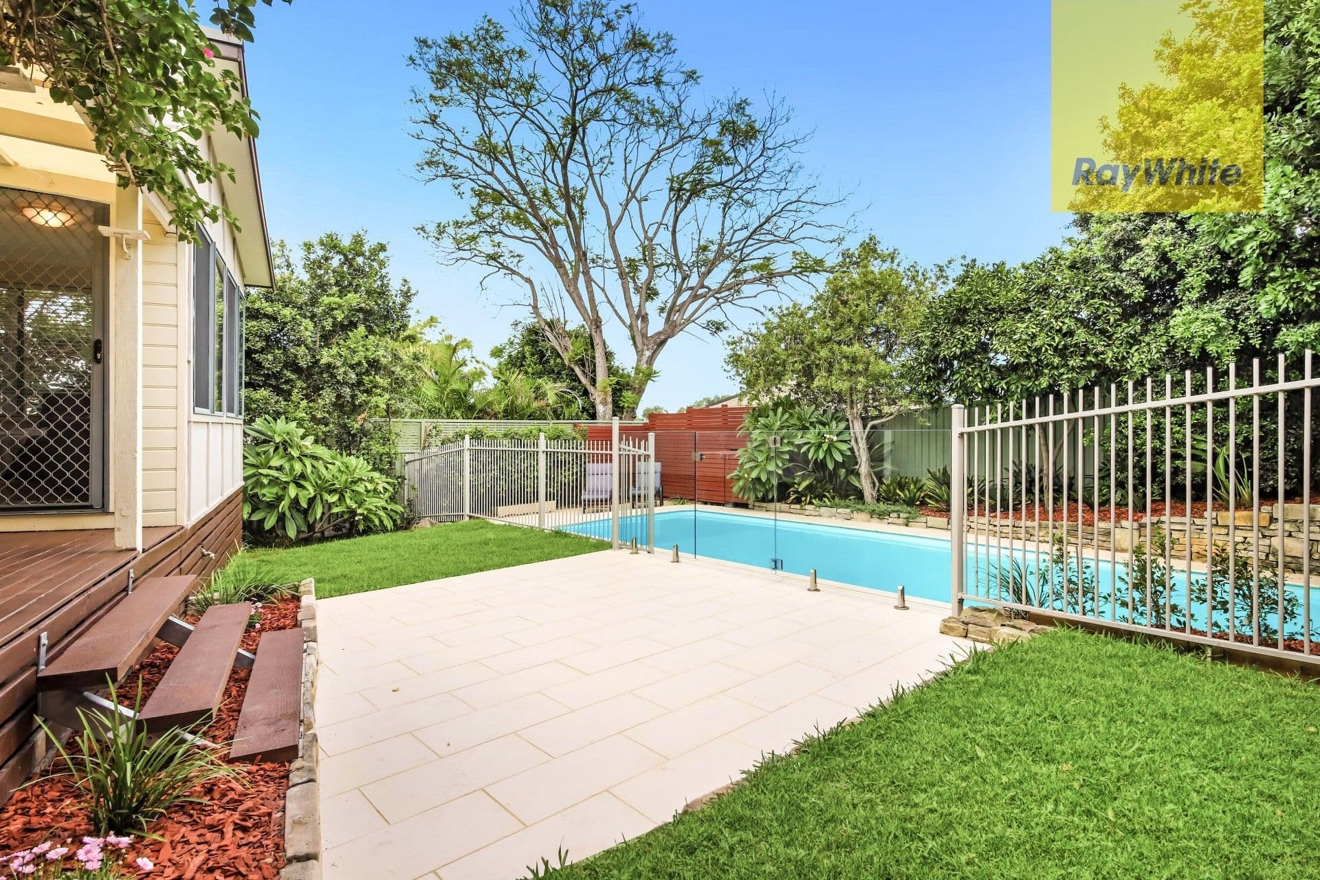 8 Goliath Avenue, Winston Hills - Thumbnail 2
