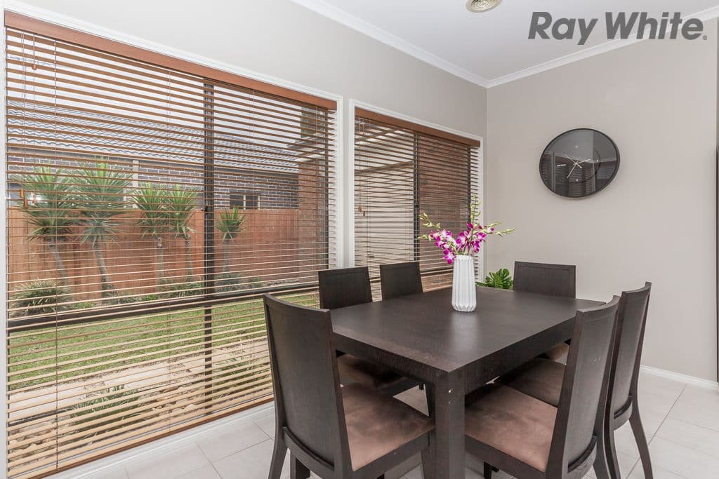 5 York Close, Taylors Hill VIC 3037, Taylors Hill - Thumbnail 4