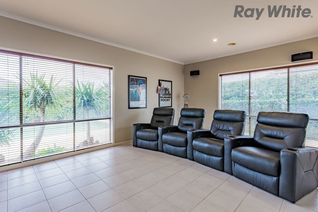 5 York Close, Taylors Hill VIC 3037, Taylors Hill - Thumbnail 5