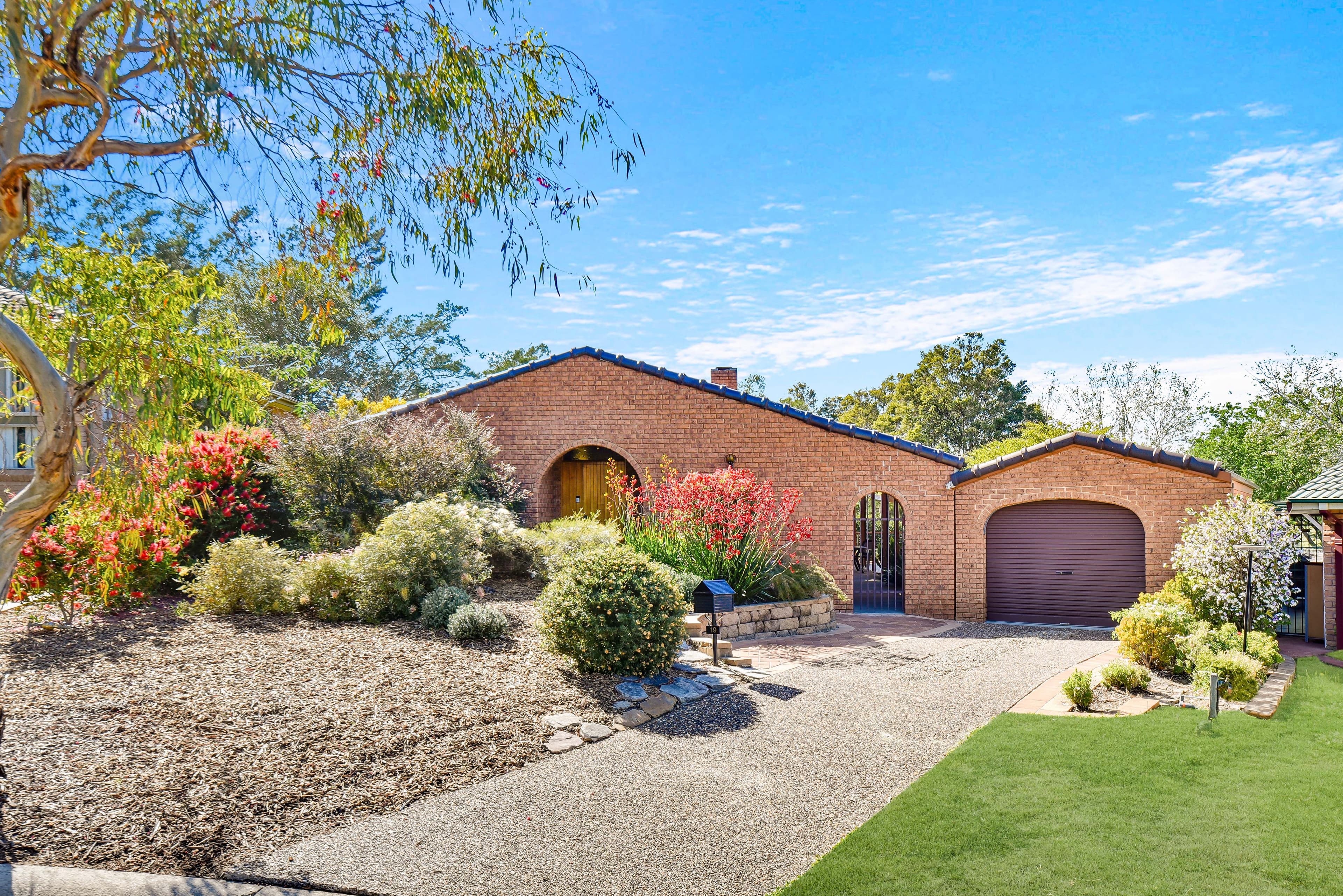 19 Albillo Place, Eschol Park - Image 1