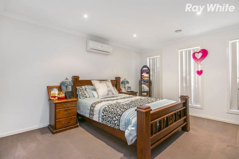 4 Brockman Street, Cranbourne East VIC 3977, Cranbourne East - Thumbnail 2