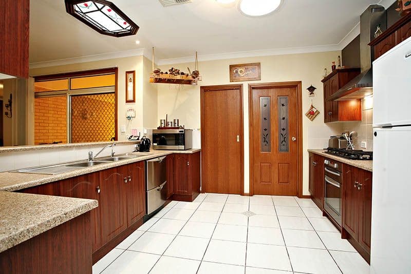 11 Beverley Court, CRAIGMORE SA 5114, Craigmore - Thumbnail 2