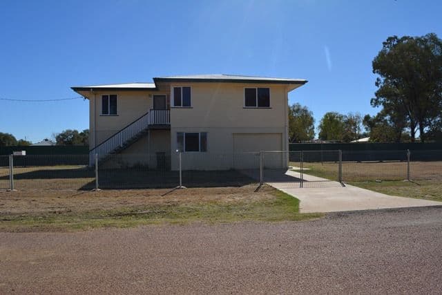 3 Carnation Street, Blackall QLD 4472, Blackall - Thumbnail 2