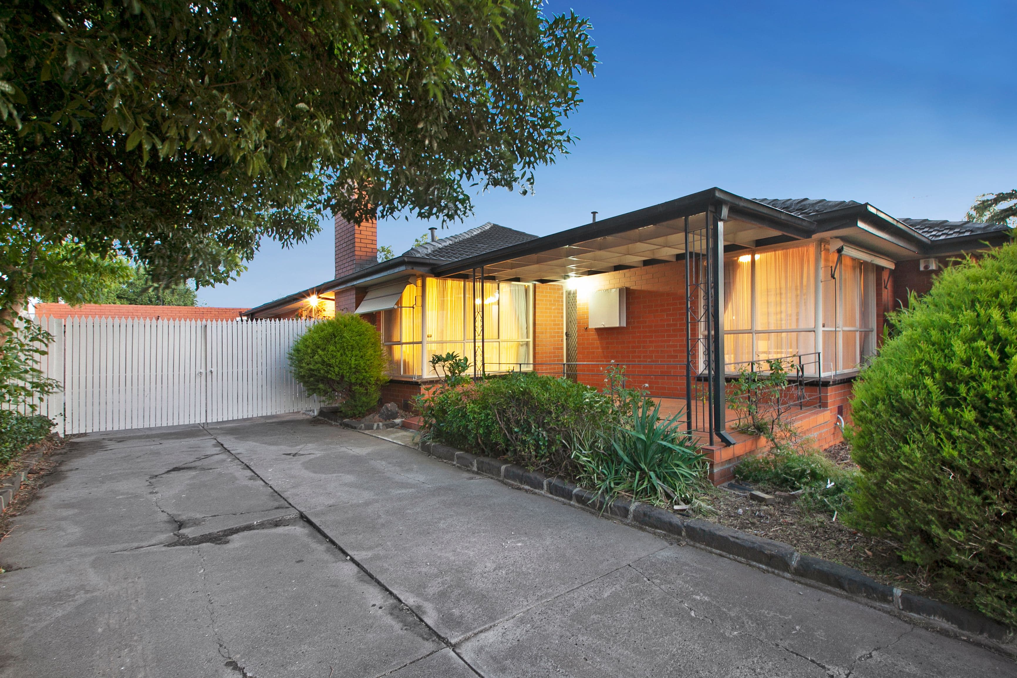 74 Botha Avenue, Reservoir VIC 3073, Reservoir - Thumbnail 2