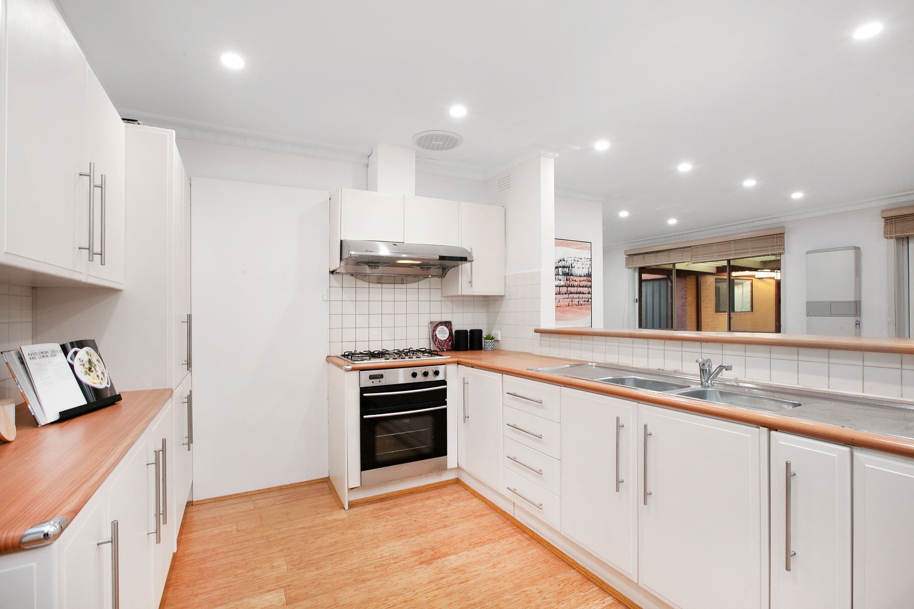 74 Botha Avenue, Reservoir VIC 3073, Reservoir - Thumbnail 6