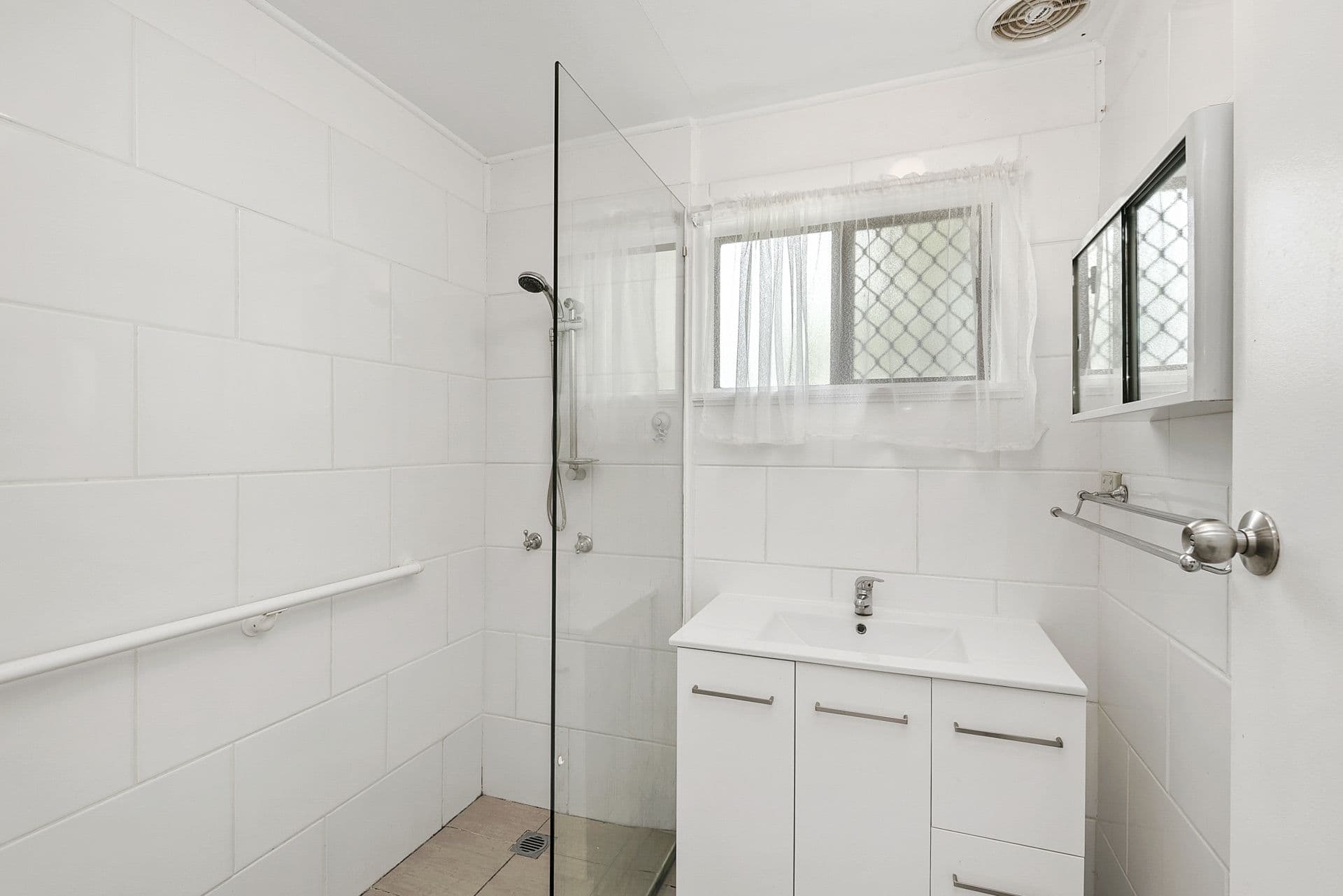 37 Summer Street, Deception Bay QLD 4508, Deception Bay - Thumbnail 2