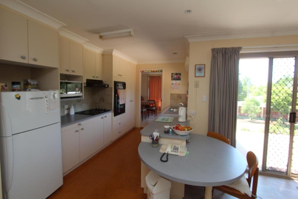 93 Drummond Street, TENTERFIELD NSW 2372, Tenterfield - Thumbnail 2