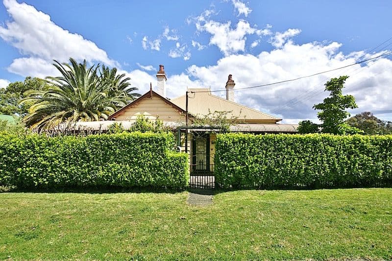 8 Tarawara Street, Bomaderry - Image 1
