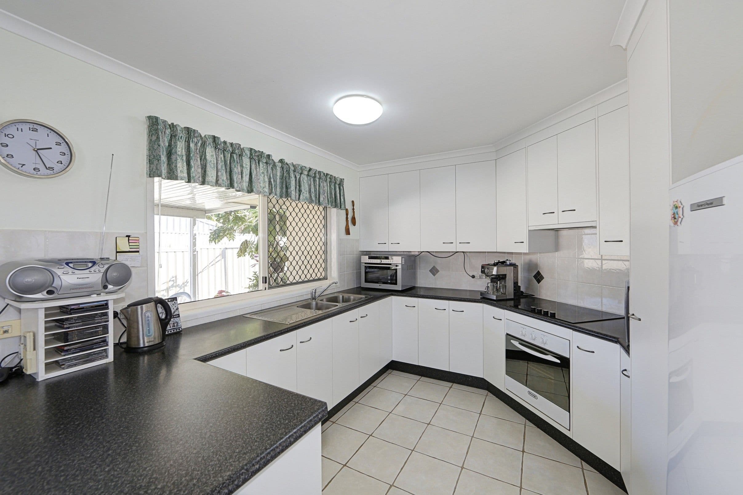 4 Larson Street, Bundaberg North QLD 4670, Bundaberg North - Thumbnail 8